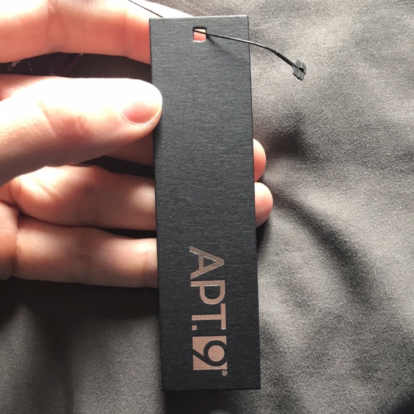 APT. 9 small plum combo shirt with elastic stretch band on bottom and sleeves. - Picture 4 of 10